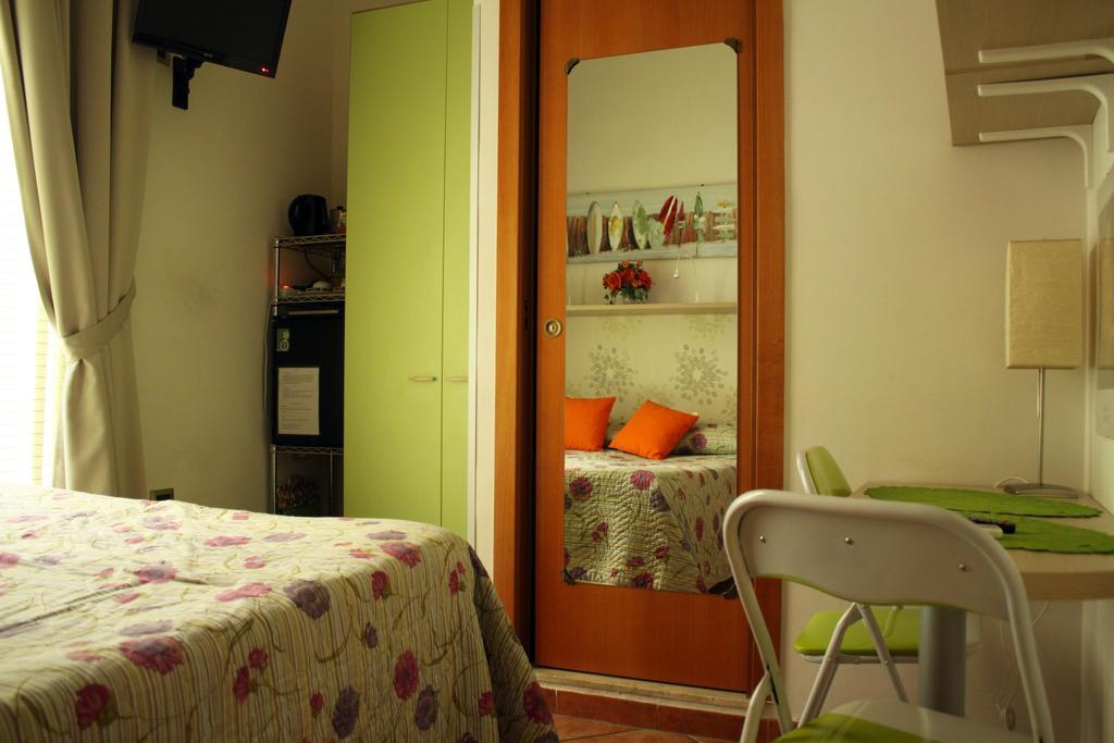 B&B Napoli Plebiscito Rom bilde